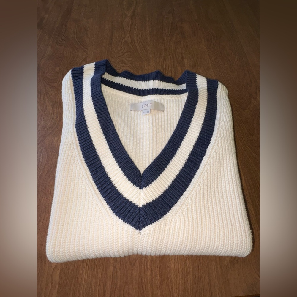 LOFT White Sleeveless V-Neck Sweater Vest with Navy Trim - Picture 4 of 4